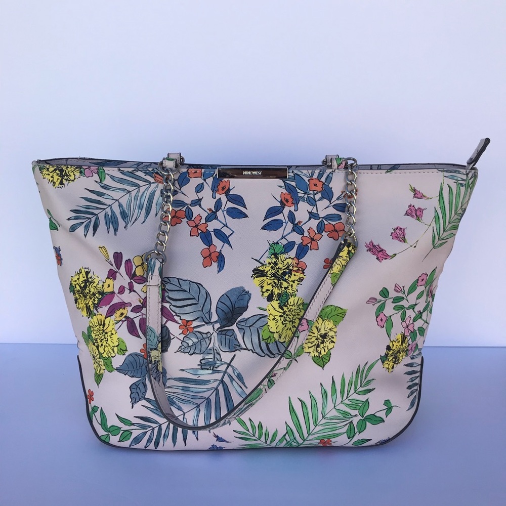 Nine West • Light Pink Floral Purse